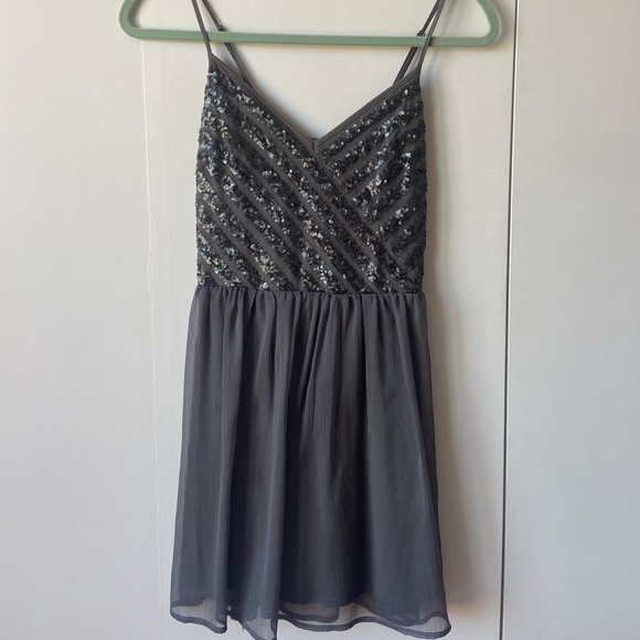 Sparkling grey dress - Picture 1 of 5